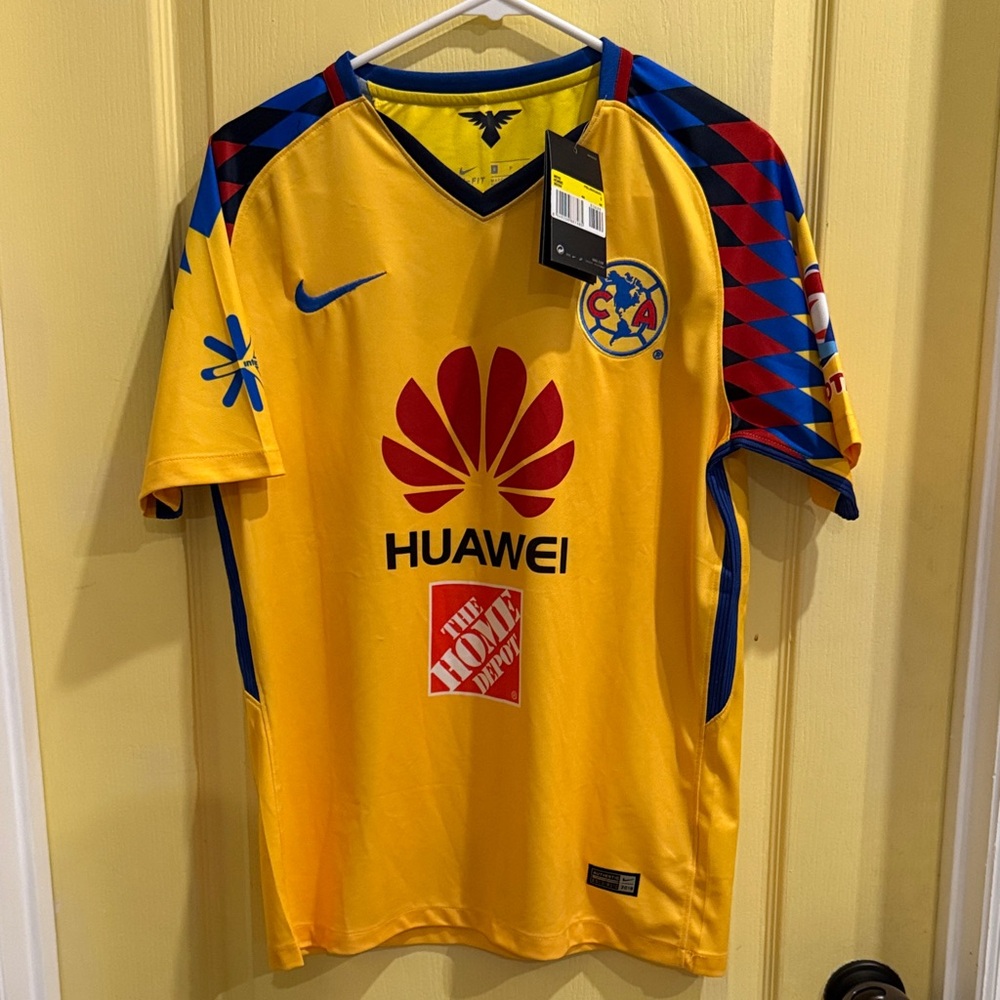 Nike Men’s Yellow & Blue Club América Jersey